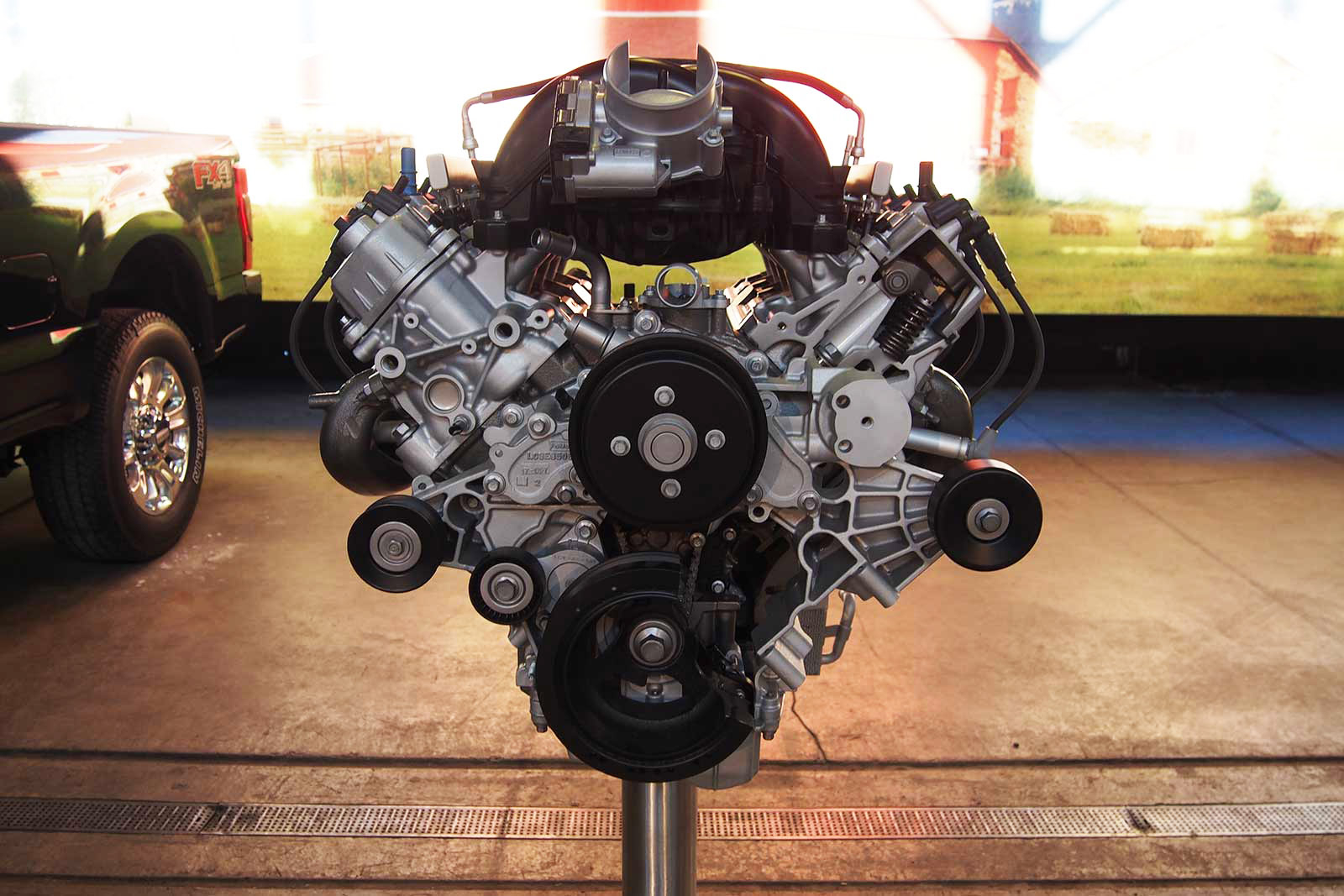 Ford Building New Big-Block V8 For Heavy Trucks: Here&amp;#039;s A