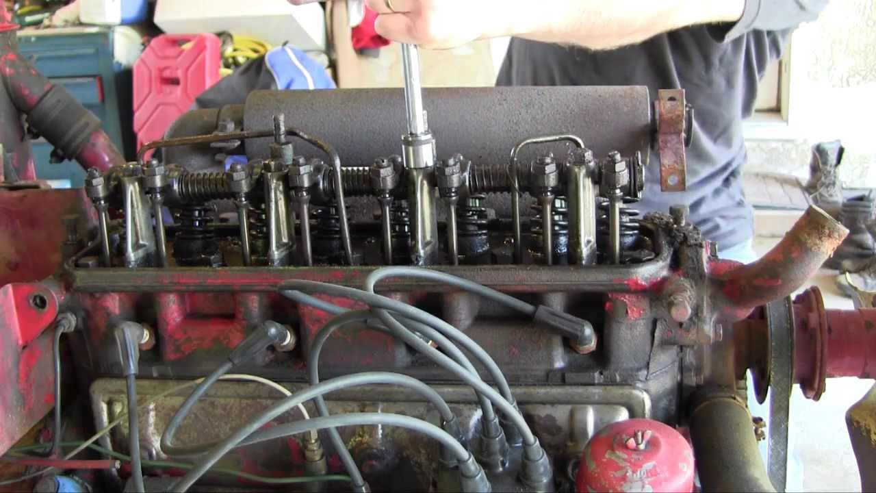 Ford Jubilee Naa Tractor Engine Rebuild Part 2 Valve Cover, Distributor And  Hydraulic Pump Removal